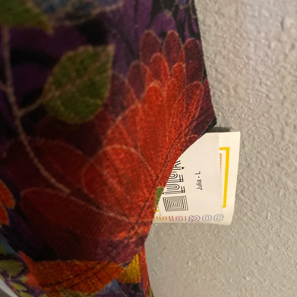Brand New Lularoe Julia large - Picture 2 of 2